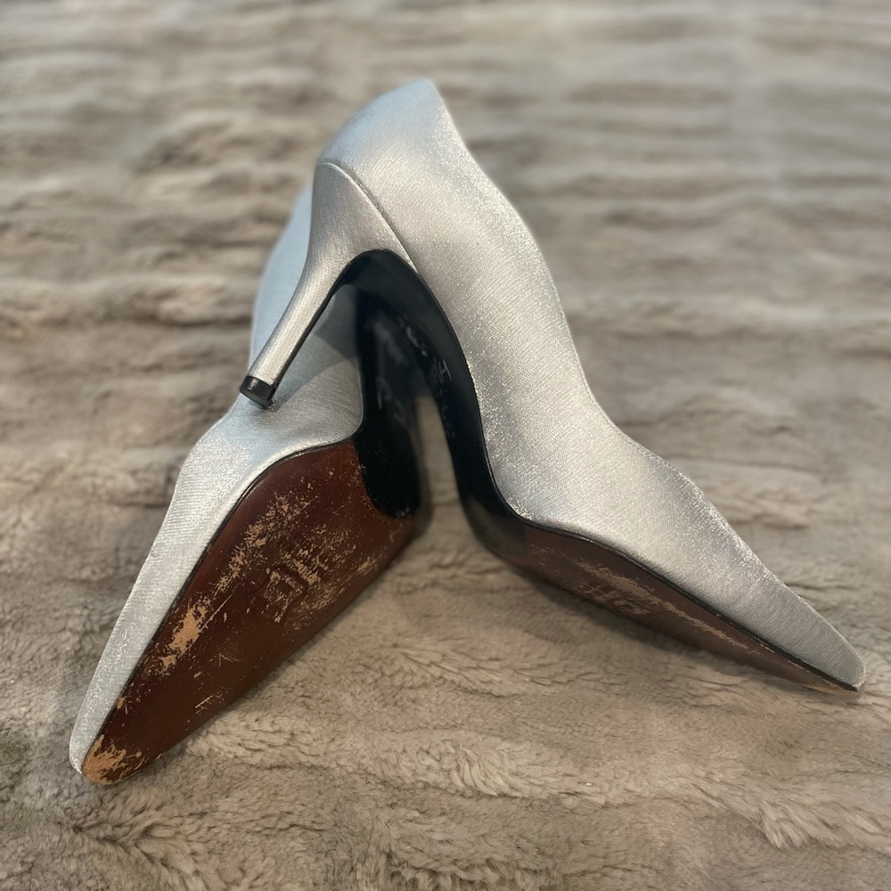 Stuart Weitzman Silver Glitter Point Toe Heels 9 - image 6